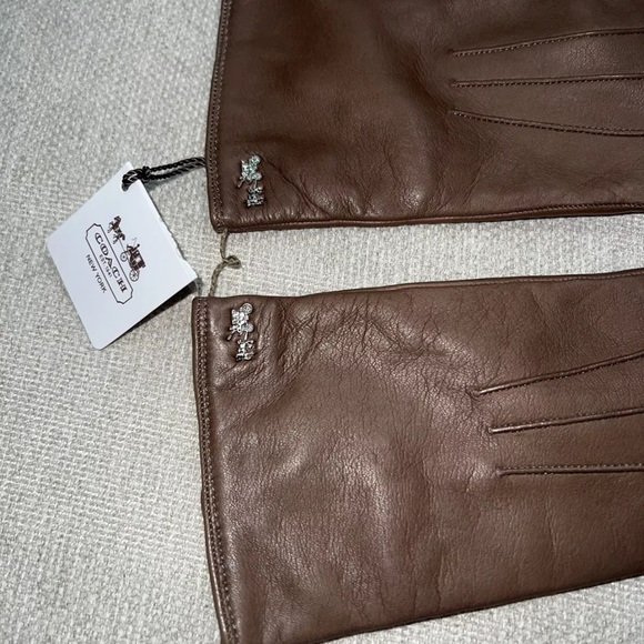 COACH Soft Leather Basic Gloves Pine Brown 6 1/2 New with tags, carriage symbol - Picture 3 of 8